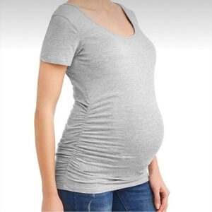 🔹5/$25🔹 Oh! Mamma Gray Short Sleeve Ruched Sides Maternity Tee Shirt.‎ Medium